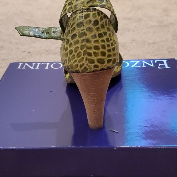 Sandals - Picture 4 of 4